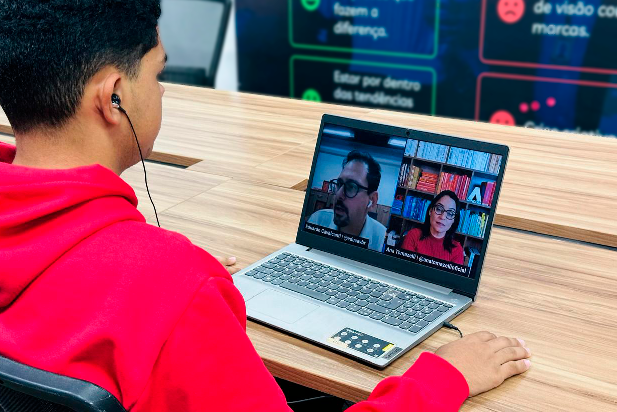 Carreiras Digitais: live traz público para a “vida real” e mostra como é, de fato, trabalhar com a internet 
