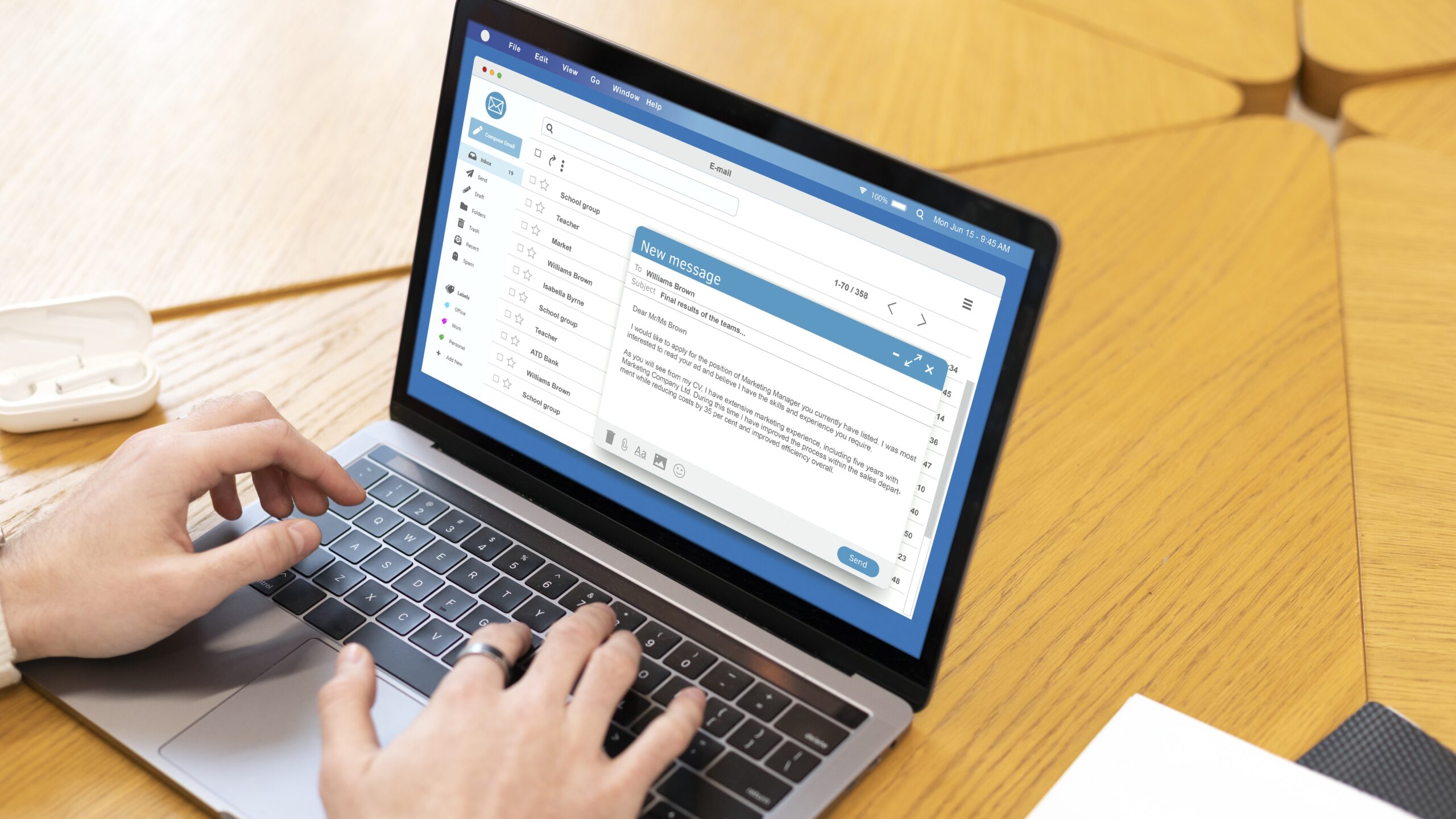 Agora você pode enviar e-mails personalizados para os seus alunos